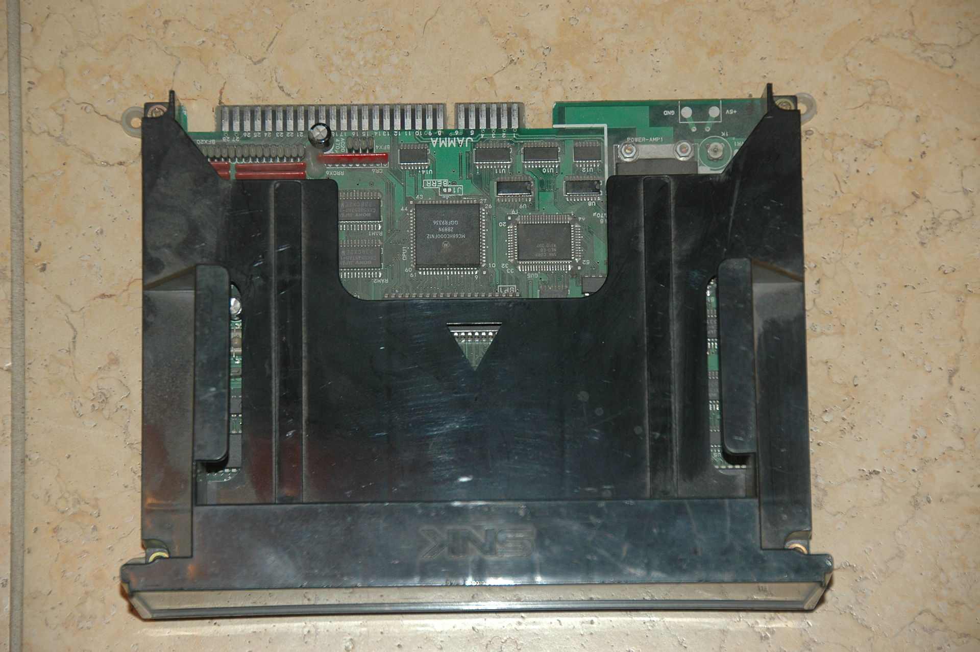 Carte mère d'une borne Neo-Geo MVS