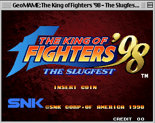 Affichage du titre d'écran du jeu vidéo "The King of Fighters '98 - The Slugfest" de SNK, invitant à insérer une pièce